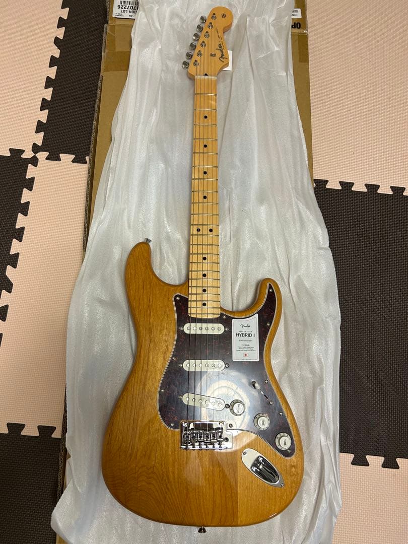 ギター Fender Hybrid II Stratocaster Vintage