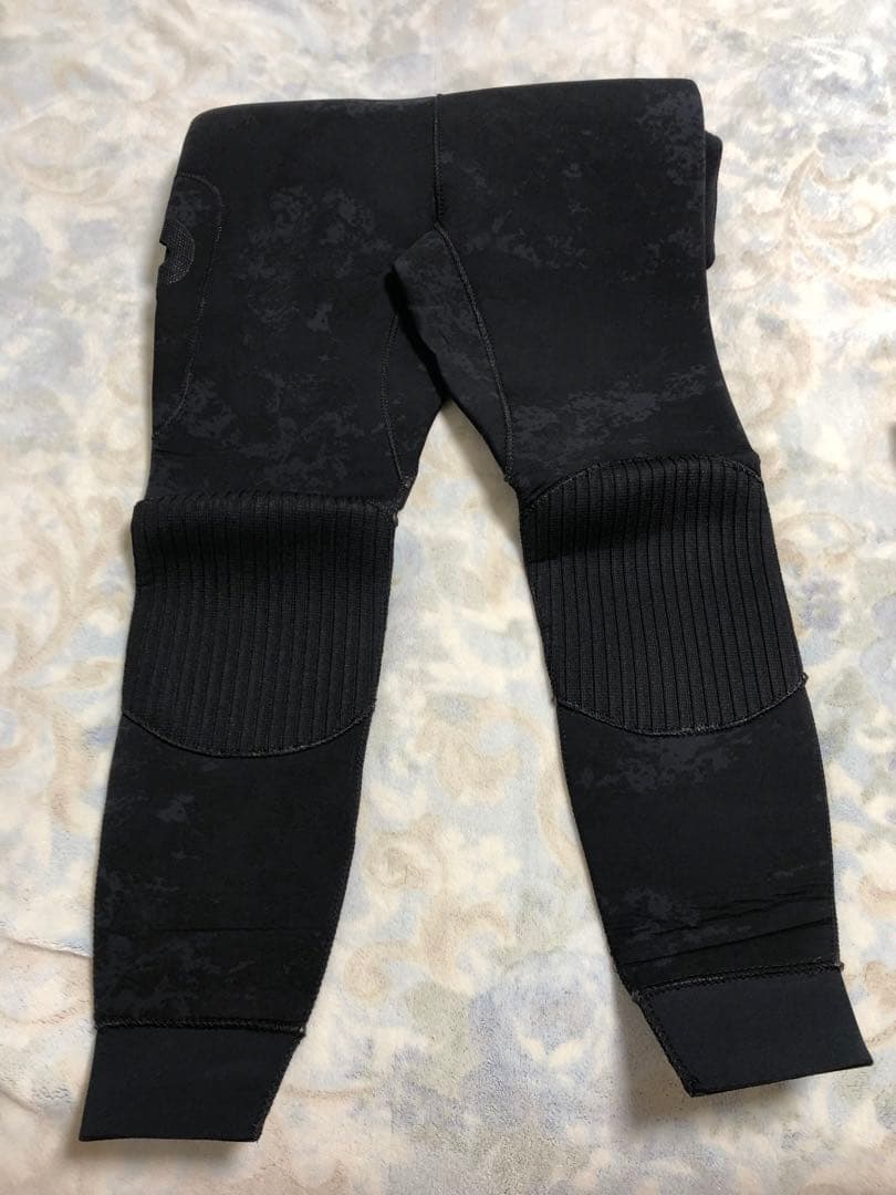 ネイビーカンパニーWATERMAN 5mmブラックカモ　ウェット 新品未使用品