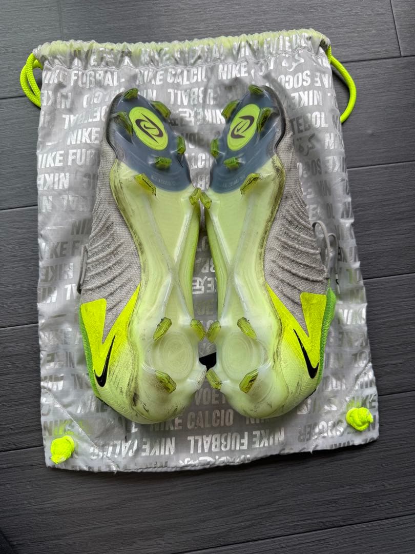 ナイキ ファントム ルナ2 エリート FG ハイカット サッカースパイク