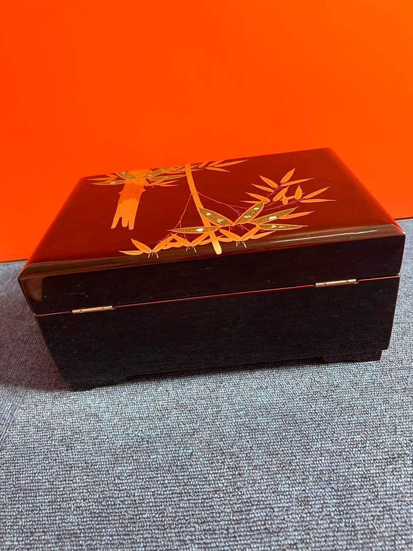 1134 高級 漆塗り 蒔絵　金竹　春の海　オルゴール 宝石箱 工芸品　未使用