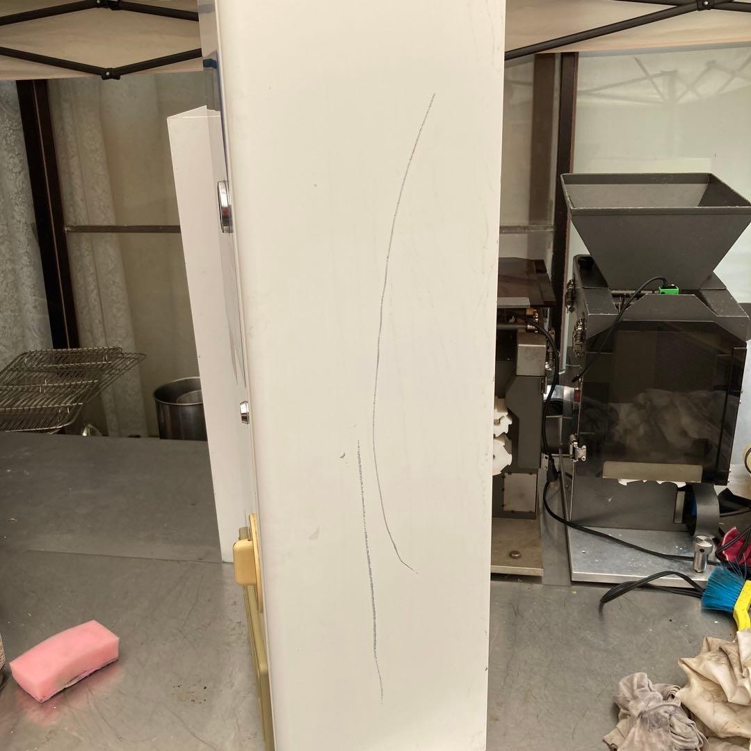 ガチャ機　カードガチャ　手動式自動販売機　鍵交換済み