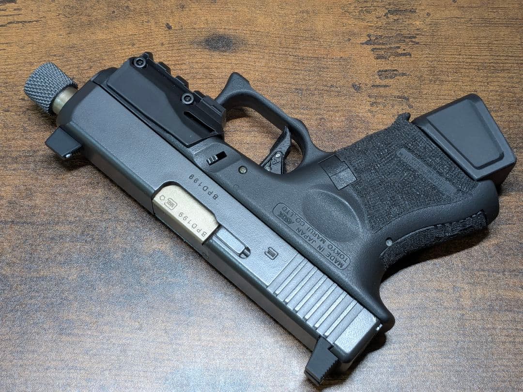 東京マルイ　グロック26 アンダーレール カスタム