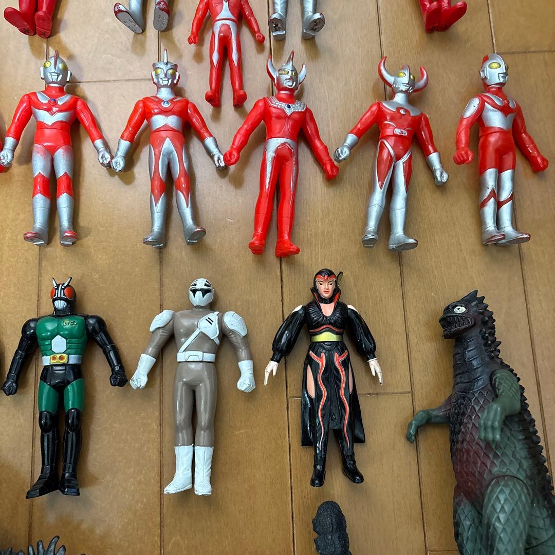 ウルトラマン　仮面ライダー　怪獣　ゴジラ　ソフビフィギュア　35体セット