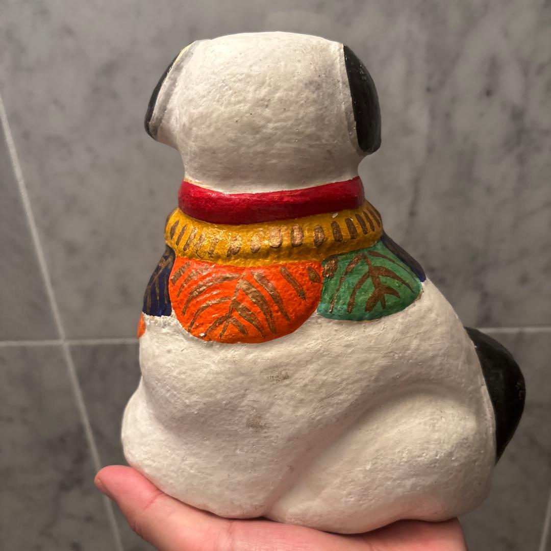 アンティーク大正から昭和　郷土玩具 手描きの瞳やまつ毛、前掛けが美しく芸術的な犬