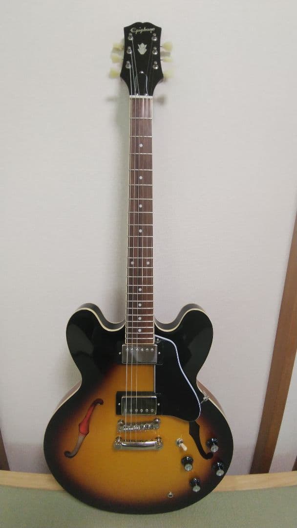 本日23時迄特価Epiphone セミアコースティックギターES-335