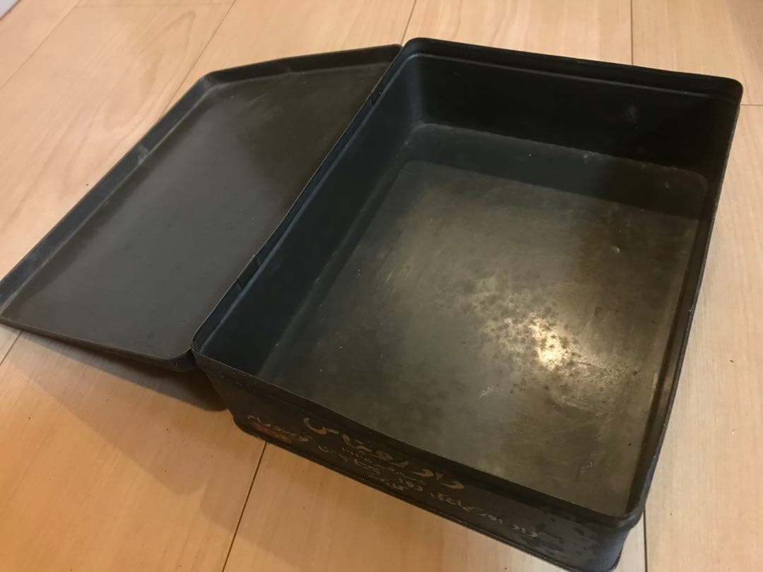 ブリキ缶　イギリス製　【大】女性のグラフィック　アンティーク缶のみ