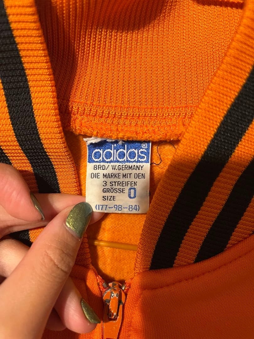 adidas originals ジャージ　オレンジ