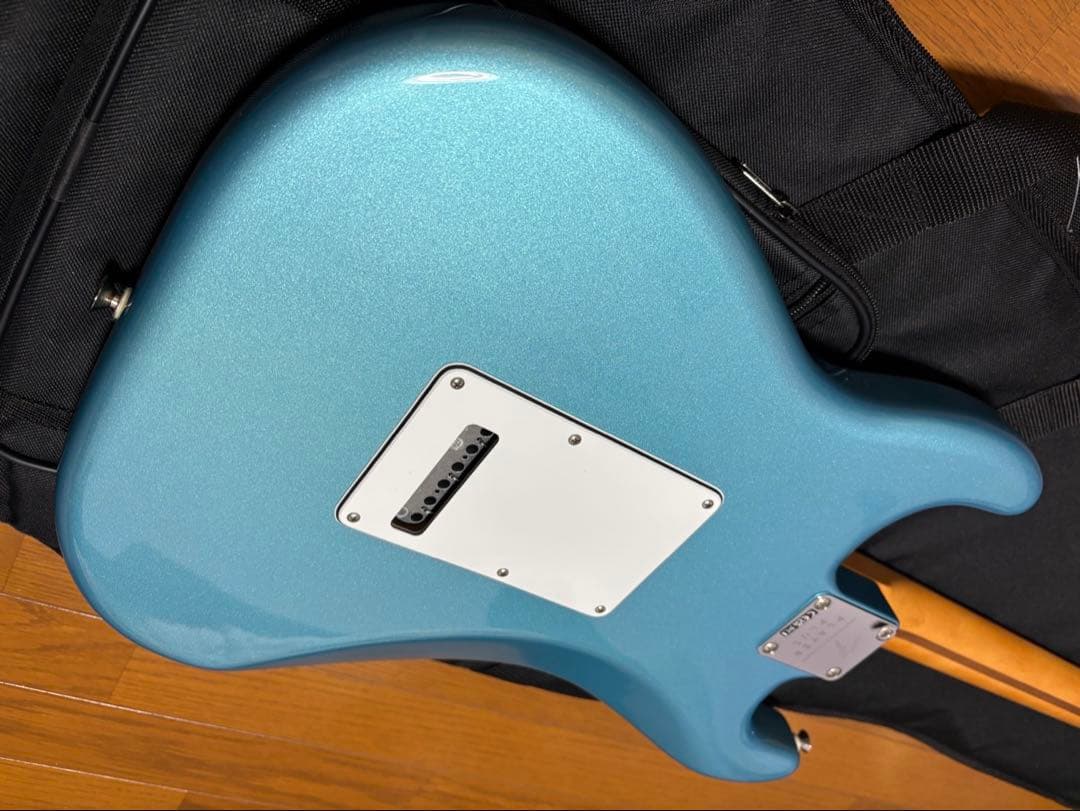 Fender フェンダー　Player Plus Opal Spark