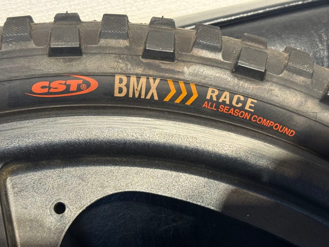 skywayスカイウェイホイール タイヤ付き数回使用