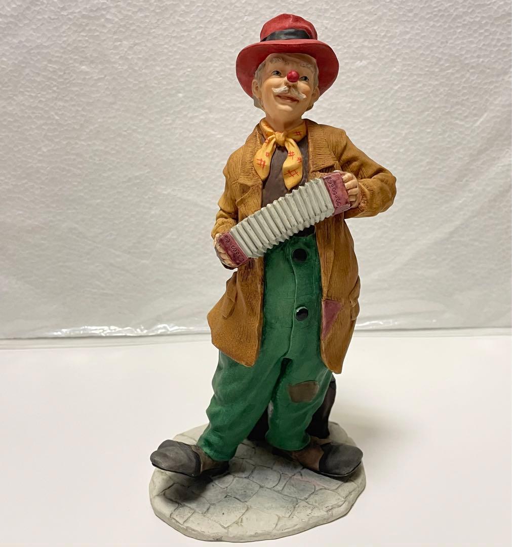 【雑貨】ピエロ 音楽隊 置き物 像 3体セット〈インテリア 置物 オブジェ〉