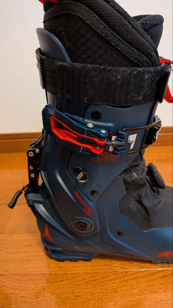 ATOMIC BACKLAND EXPERT バックカントリーブーツ