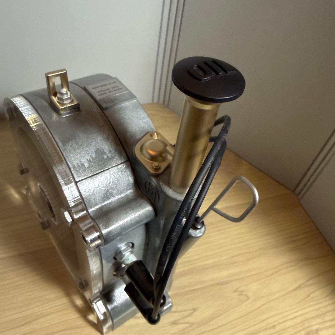 デアゴスティーニ 1/2 ロータリーエンジン模型 透明カバー付き