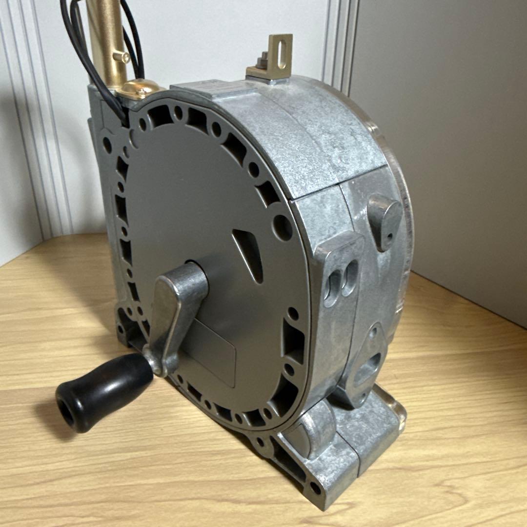 デアゴスティーニ 1/2 ロータリーエンジン模型 透明カバー付き