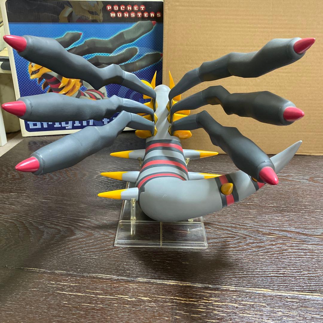 ギラティナ フィギュア スタンド付き