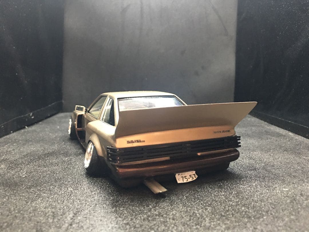 旧車プラモデル完成品1／２４　10ソアラアオシマ