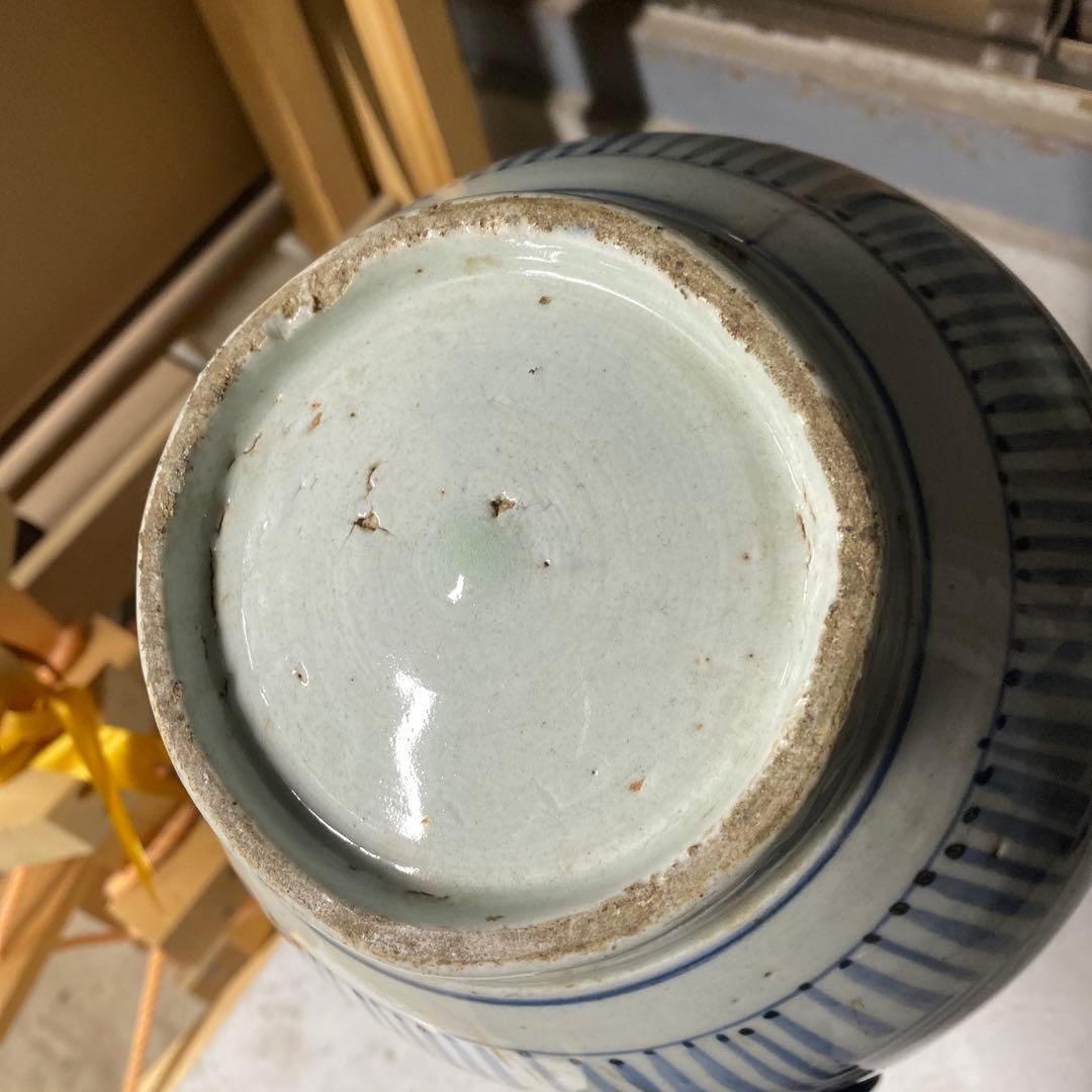 時代　タコ唐草　徳利　伊万里　直径19cmＸ高さ34cm