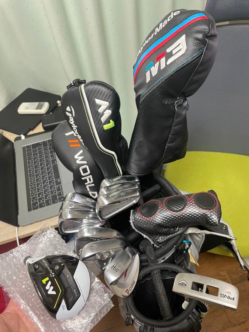 ゴルフクラブセット+リュック型キャディーバック+その他ゴルフ用品