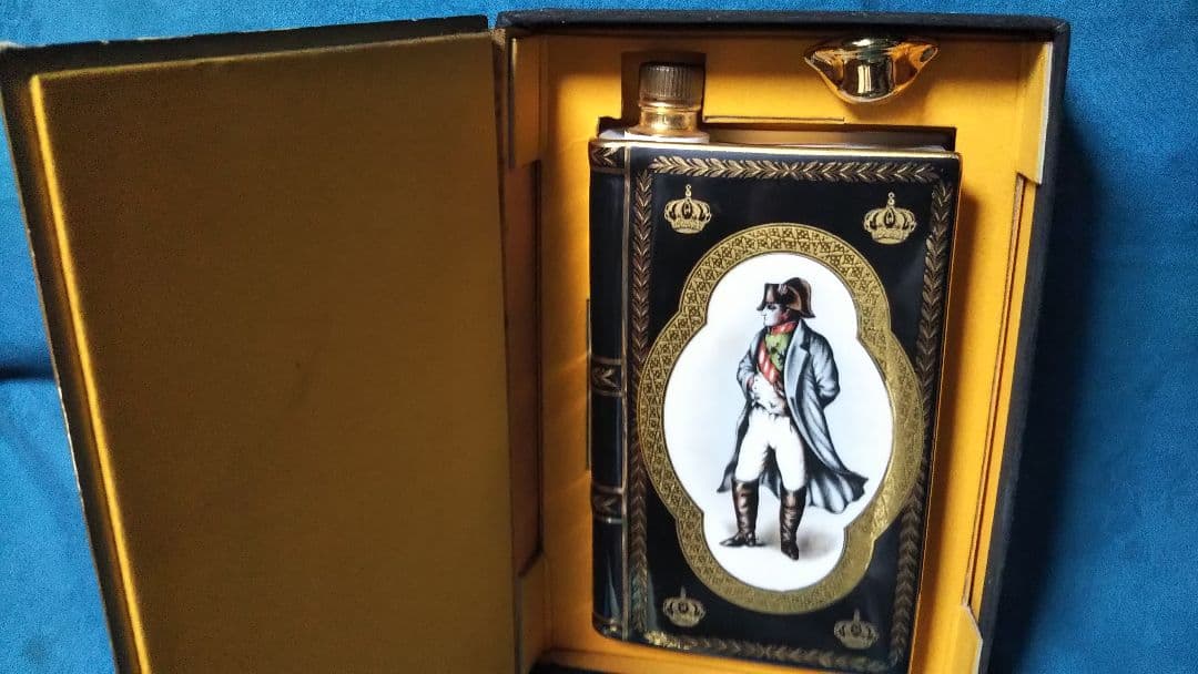 超稀少レア、カミユ、エンペラ－ナポレオンブック、コニャックブランデー、黒金枠陶器