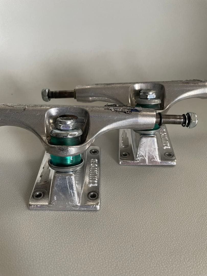 thunder トラック　サンダー　スケボー ベンチャー