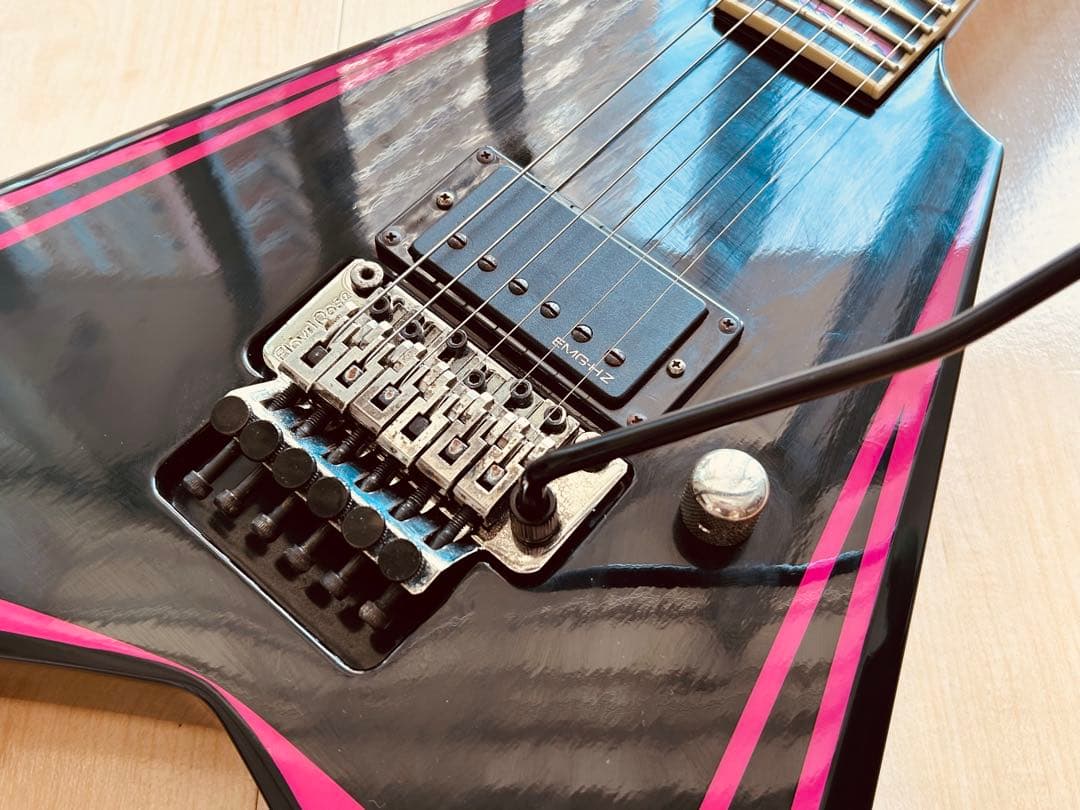 EDWARDS PINK SAWTOOTH、Alexi Laihoモデル