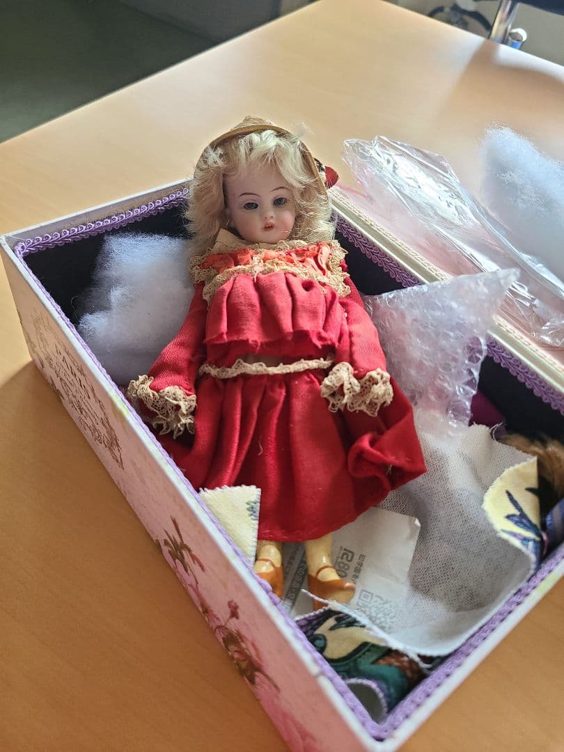 アンティークビスクドール　小さな貴婦人19cmほど　ミニョネット