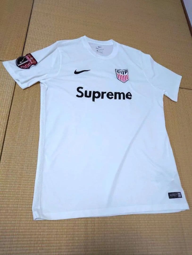 NIKE Paradise Soccer Club Supremeサッカーハワイ