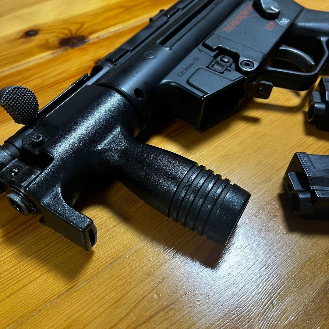 MP5K 電動ガン ブラック マガジン2本付き