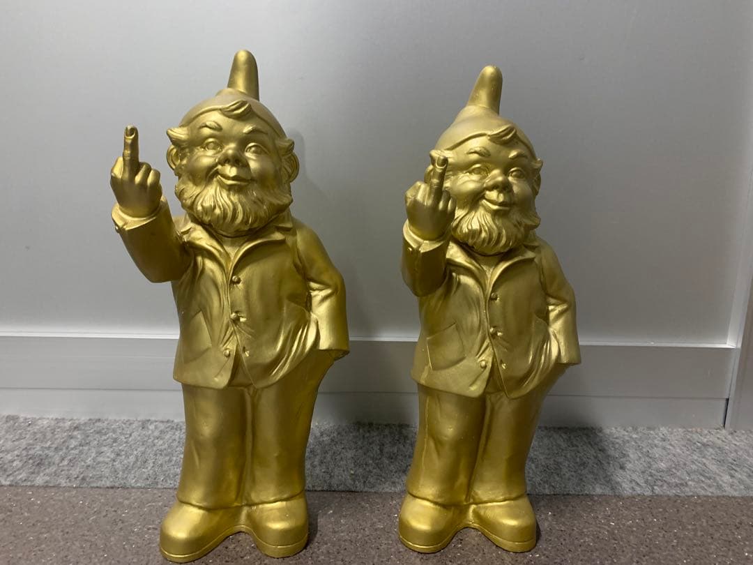 Unconventional Dwarf by Ottmar Hor アート