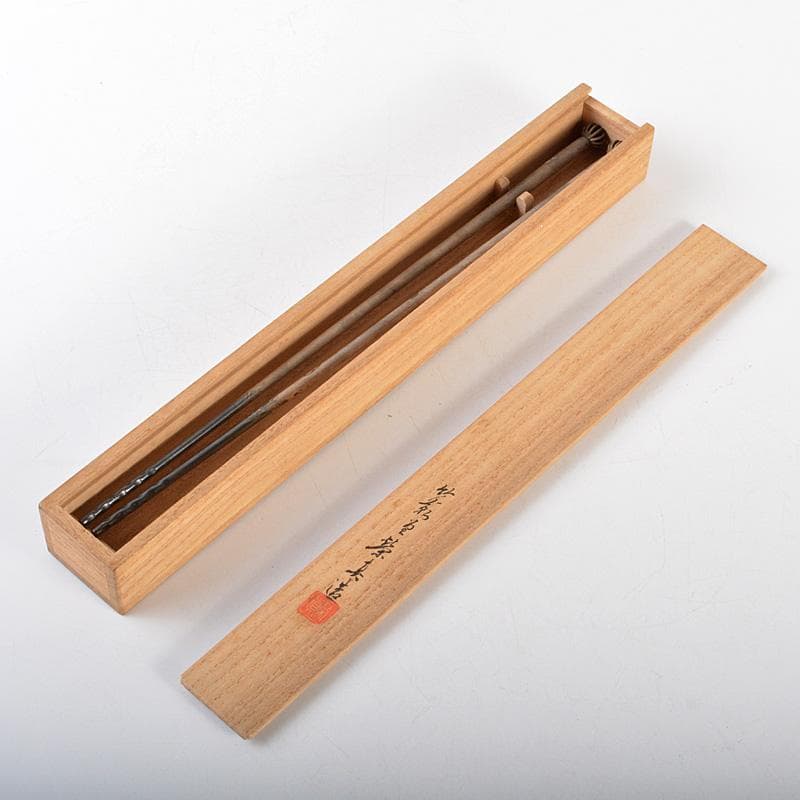 m 茶道具　竹影堂　栄真造　南鐐　菊頭透火箸　共箱　C　6044