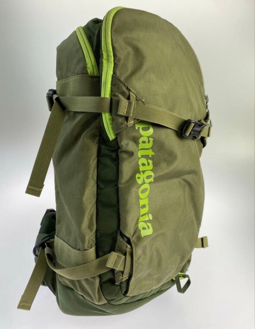 patagonia バックパック 30L ヘルメットホルダー付き（モンベル）