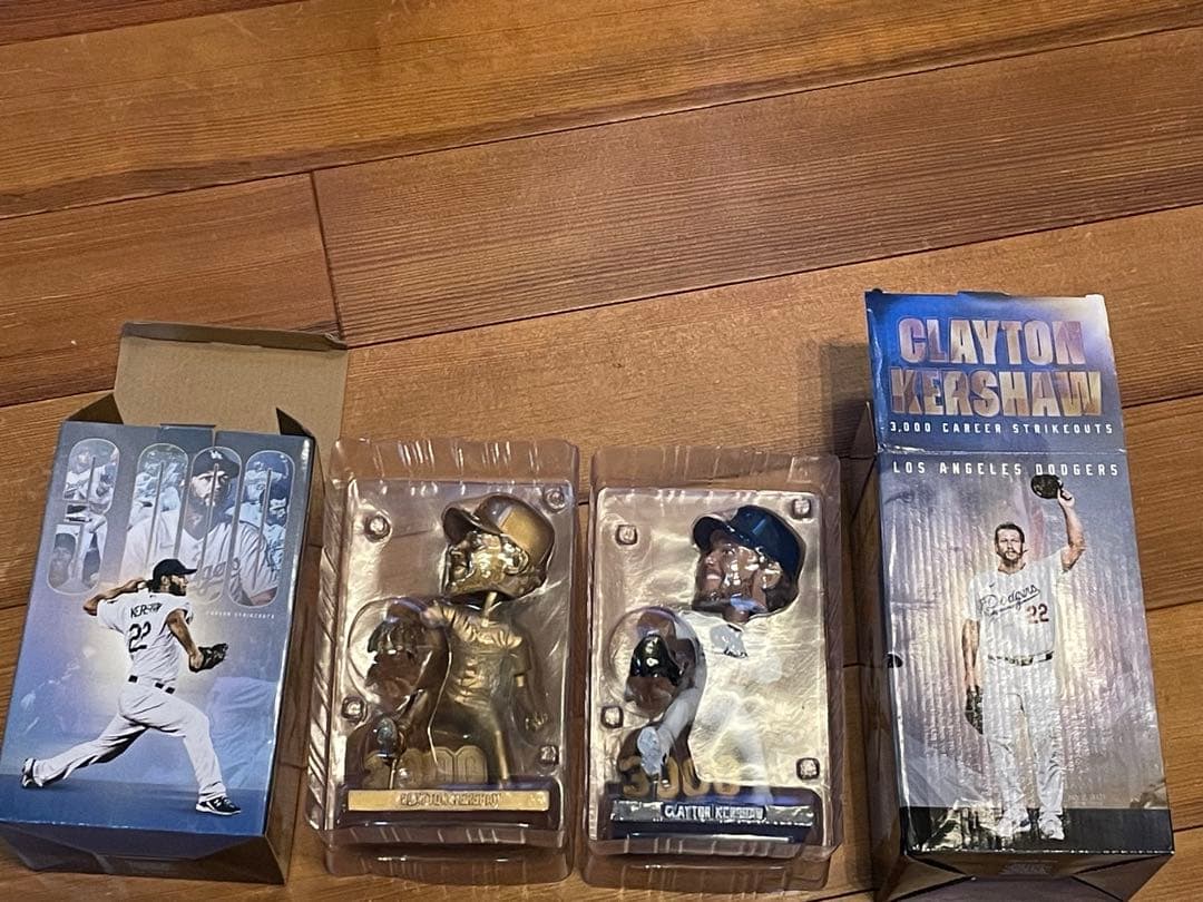 Clayton Kershaw 3000奪三振フィギュア2体セット