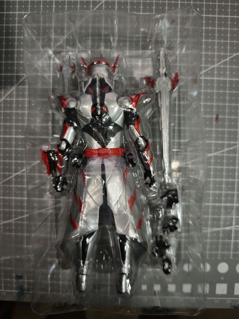 S.H.Figuarts 仮面ライダー セイバー、black sun、デモンズ