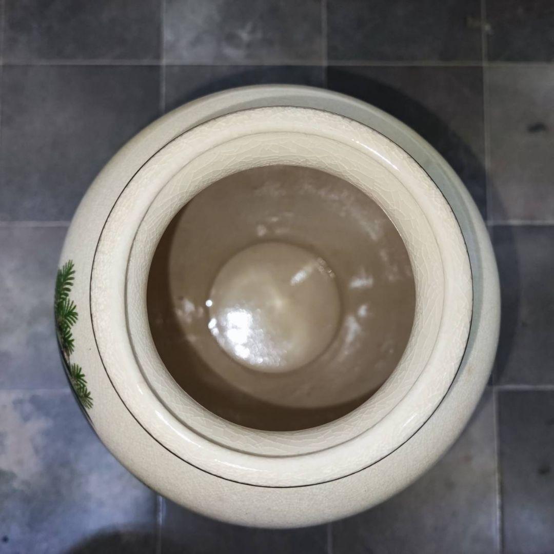 薩摩焼き　白薩摩　陶器　細絵　金彩　鷹に松紋　花瓶