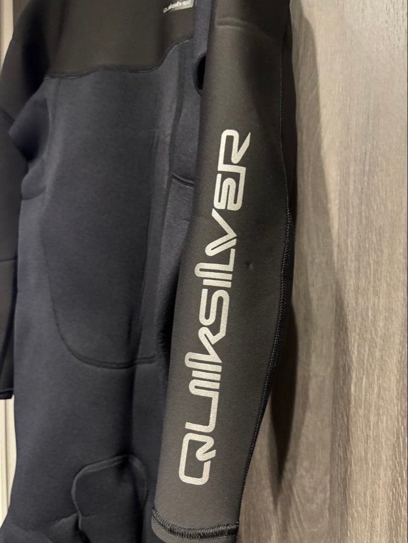 Quiksilver フルスーツ Lサイズ ブラック　新品未使用