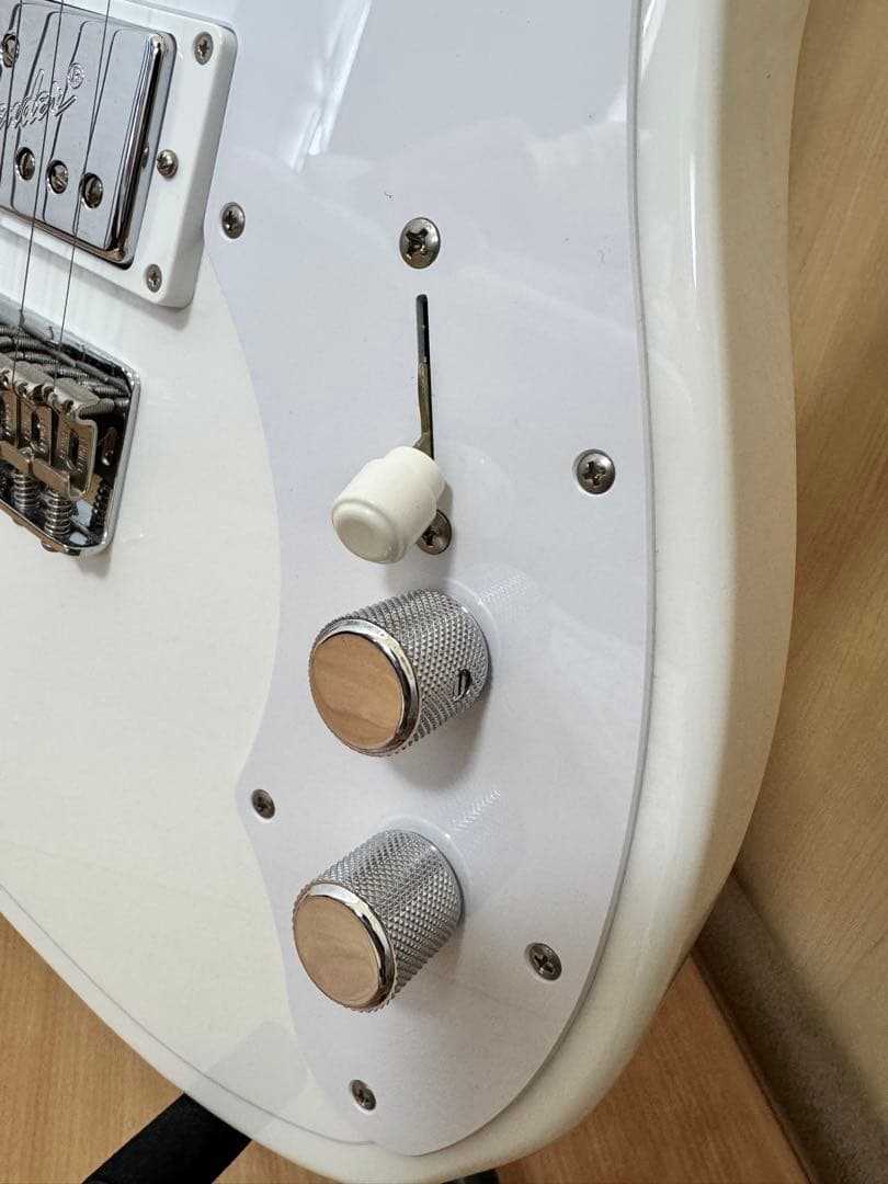 SILENT SIREN エレキギター ホワイト