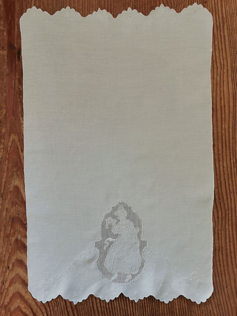 アンティーク アペンツェルレース刺繍 ブーケと少女 小花ガーランド リネンクロス
