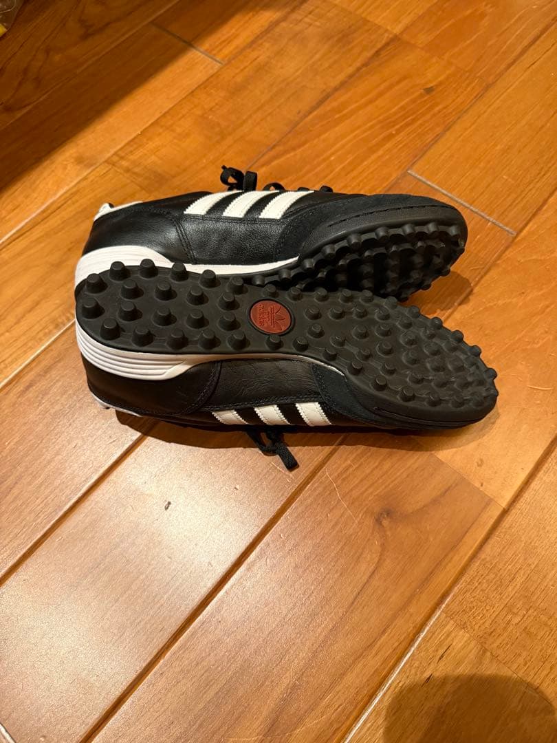 adidas サッカーシューズ 黒/白　コパムンディアル