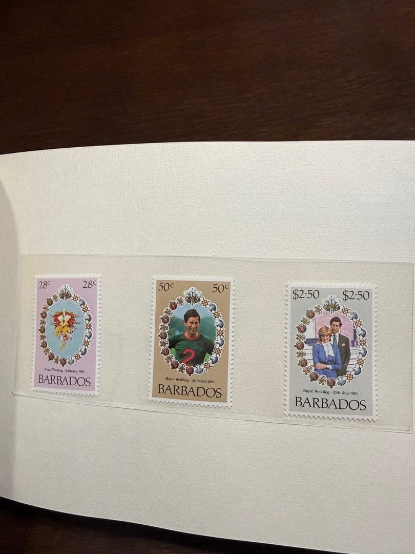 英国王室チャールズ皇太子 ダイアナ妃 ご結婚記念切手&クラウン貨