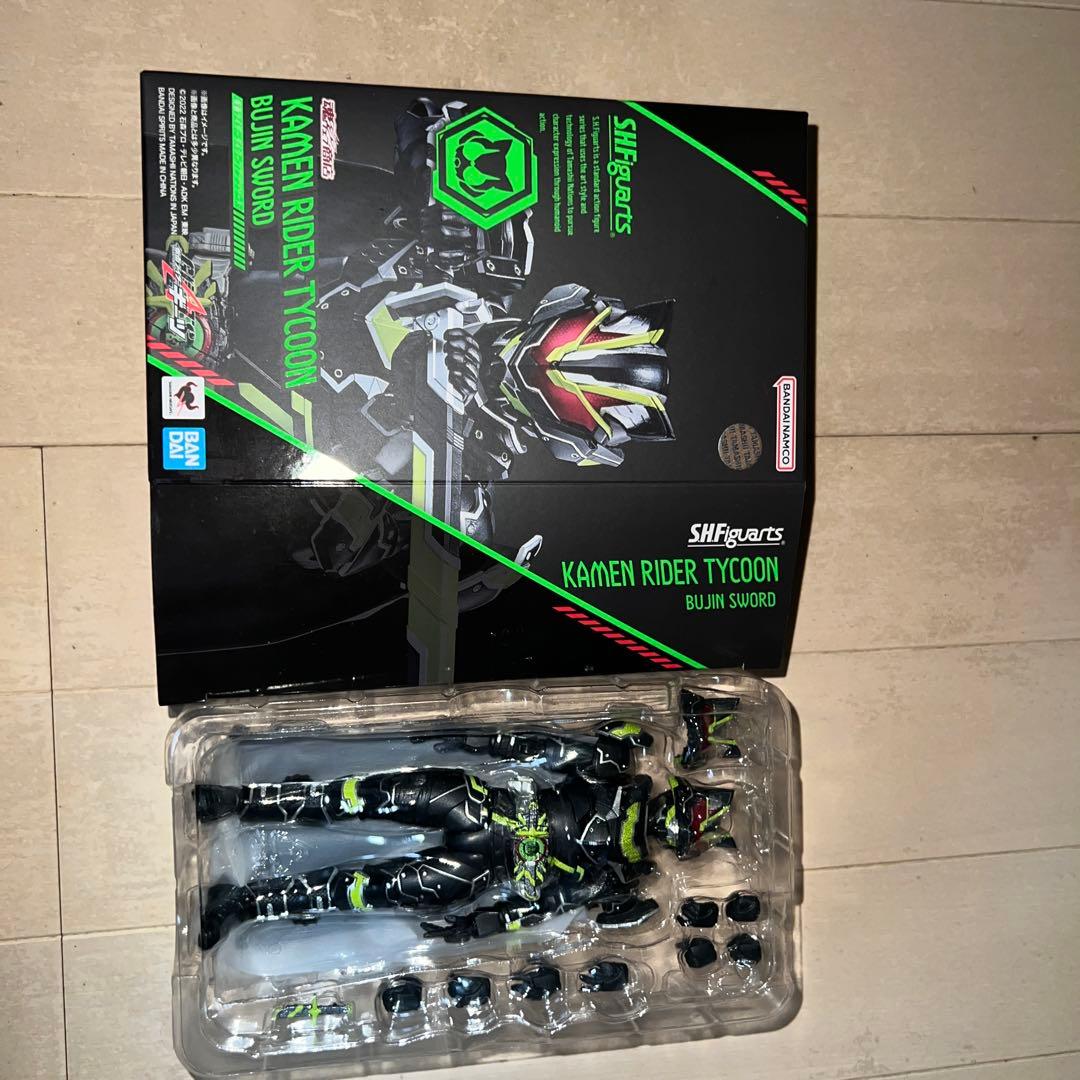 【中古】S.H.Figuarts仮面ライダータイクーンブジンソード